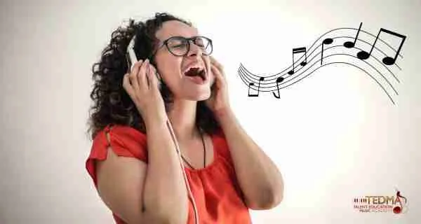 canciones faciles de cantar para principiantes en español